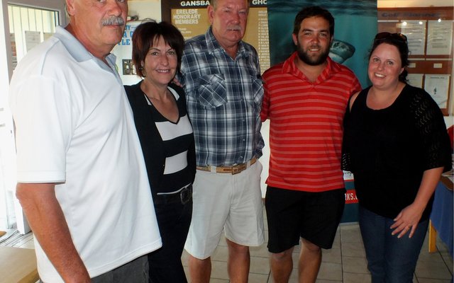 Die wenspan, met vlnr Jakkie (wenner) en René Beukes, Bev Swart, saam met Daniel (wenner) en Jorine van der Merwe